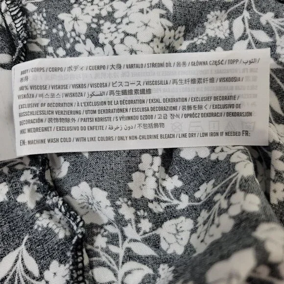 Hollister Black Floral Viscose Sleeveless Blouse Cami Faux Button Boxy Size M - Picture 8 of 9